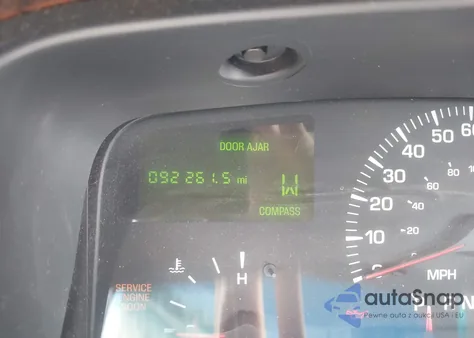 2001 Lincoln Town Car Signature from USA, damaged, VIN 1LNHM82W71Y676368